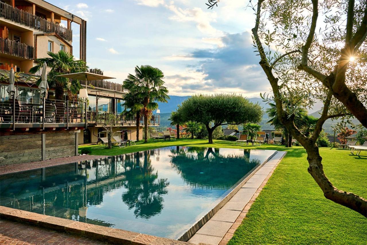 Das Panorama Designhotel Caldaro Esterno foto