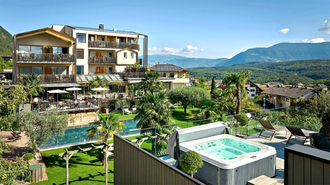 Das Panorama Designhotel Caldaro Esterno foto