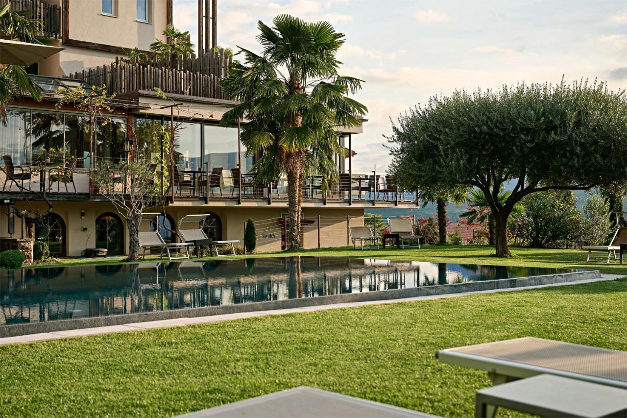 Das Panorama Designhotel Caldaro Esterno foto