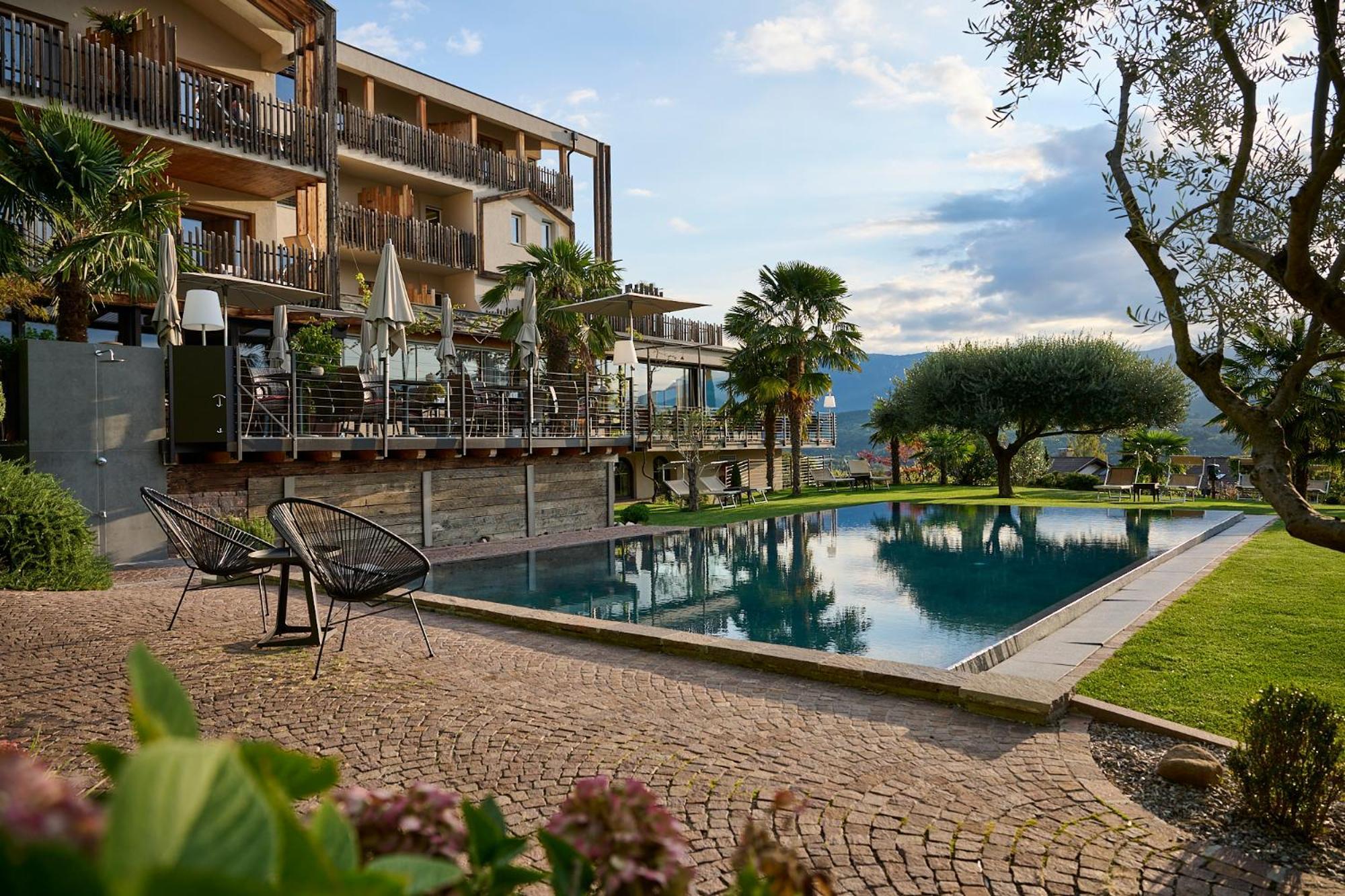 Das Panorama Designhotel Caldaro Esterno foto